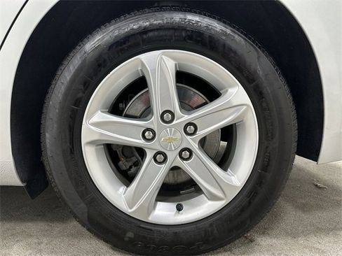 Used 2021 Chevrolet Malibu LS image 14