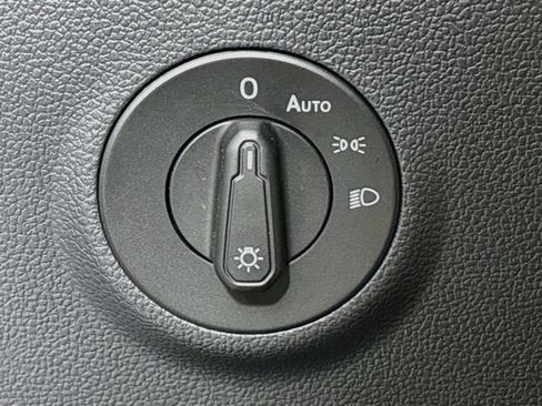 Used 2024 Volkswagen Taos SEL AWD/4WD image 10
