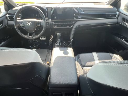 Used 2025 Toyota Camry SE FWD image 12