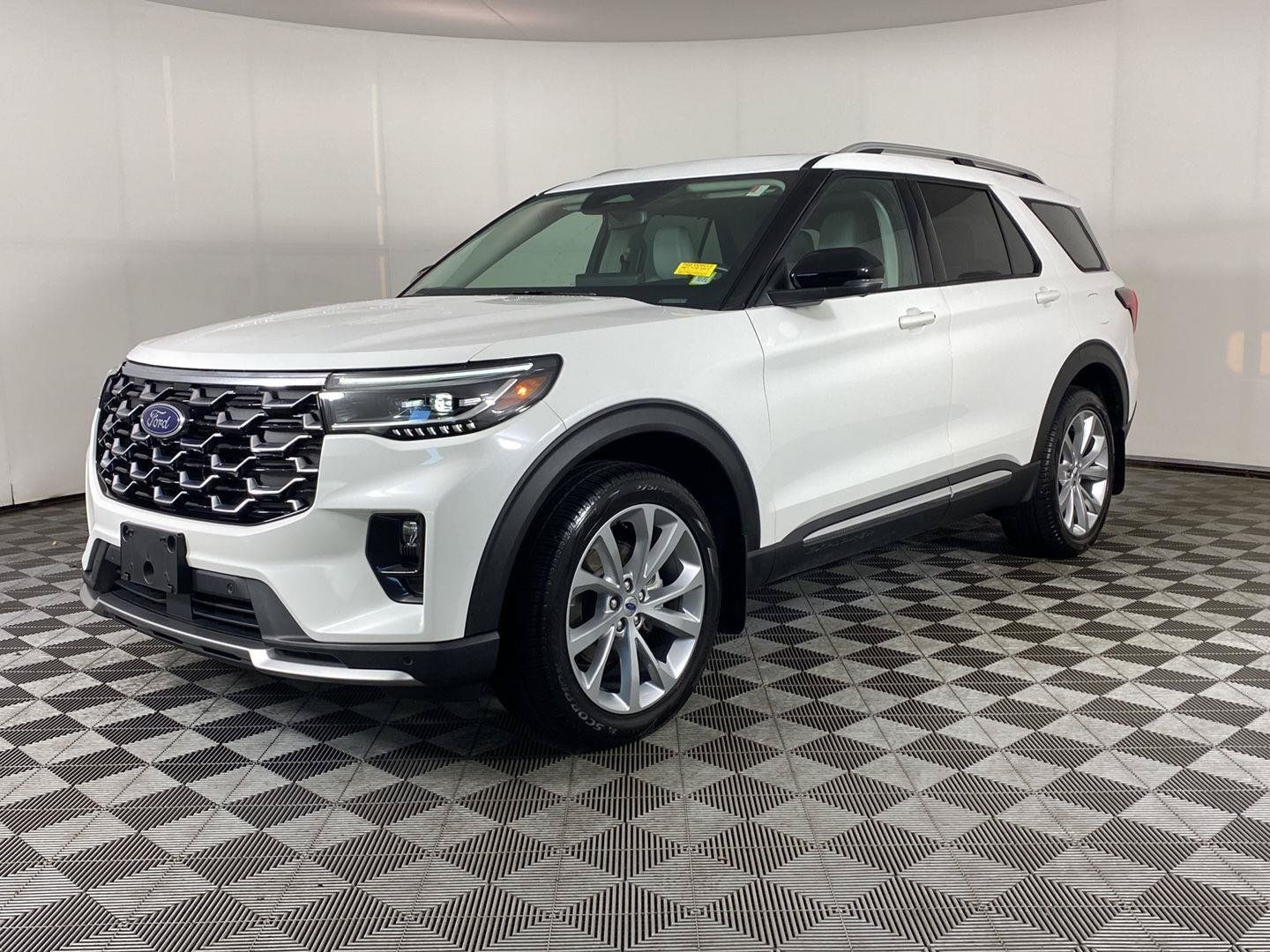 Used 2025 Ford Explorer Platinum w/ Ultimate Package AWD/4WD image 12