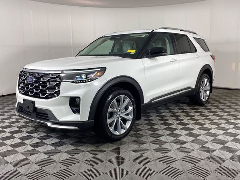 Used 2025 Ford Explorer Platinum w/ Ultimate Package AWD/4WD image 12