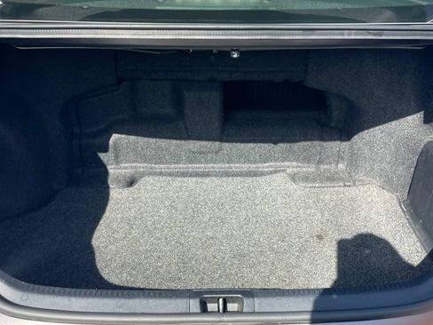 Used 2017 Toyota Camry XLE FWD image 18