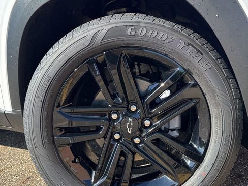 New 2026 Chevrolet Trax ACTIV w/ Sunroof Package FWD image 12
