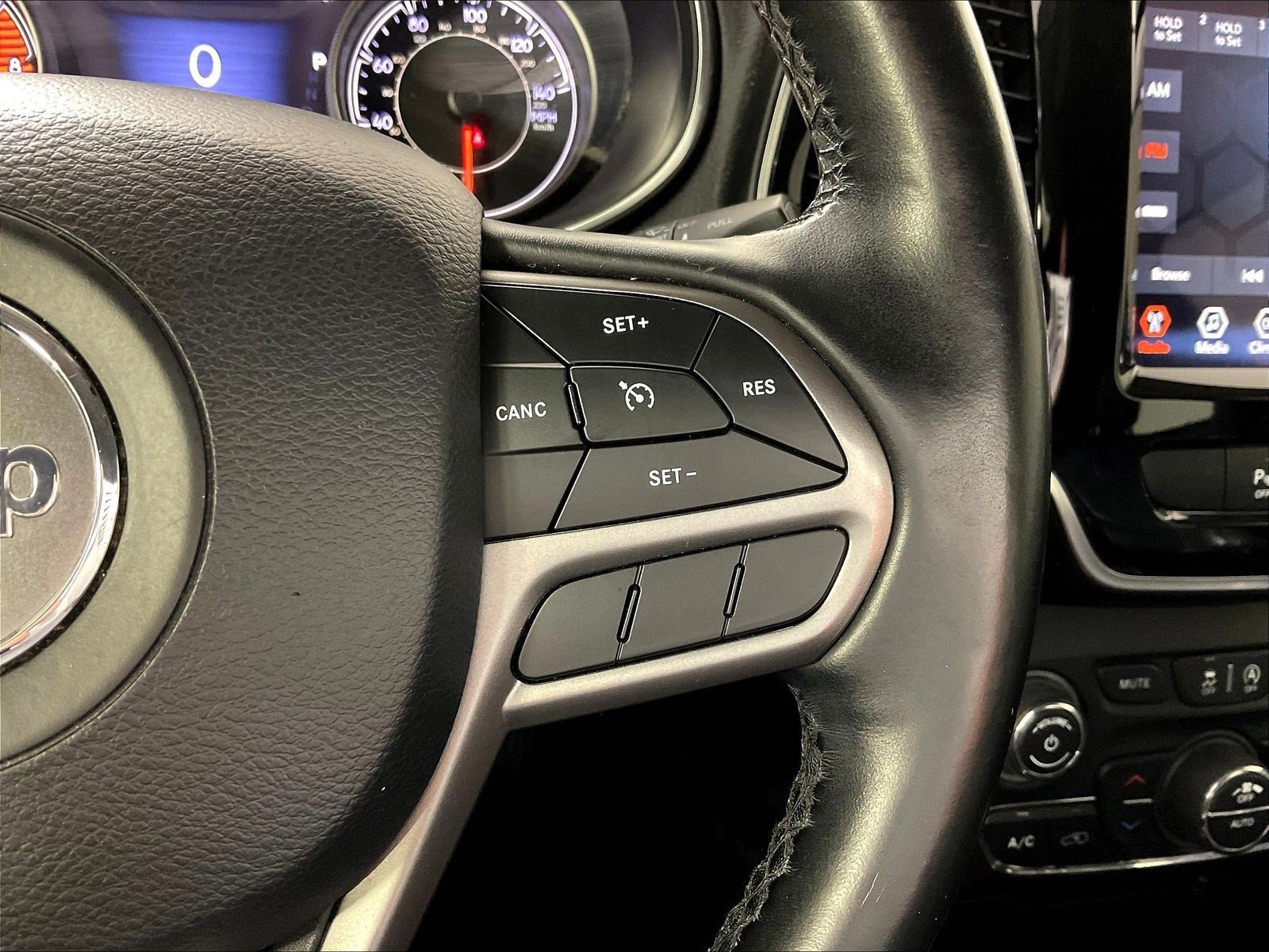 Used 2019 Jeep Cherokee Limited AWD/4WD image 12