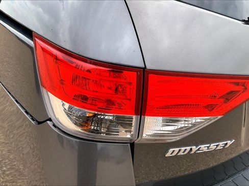 Used 2014 Honda Odyssey Touring Elite image 31