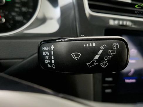 Used 2019 Volkswagen e-Golf SE w/ Driver Assistance Package FWD image 59