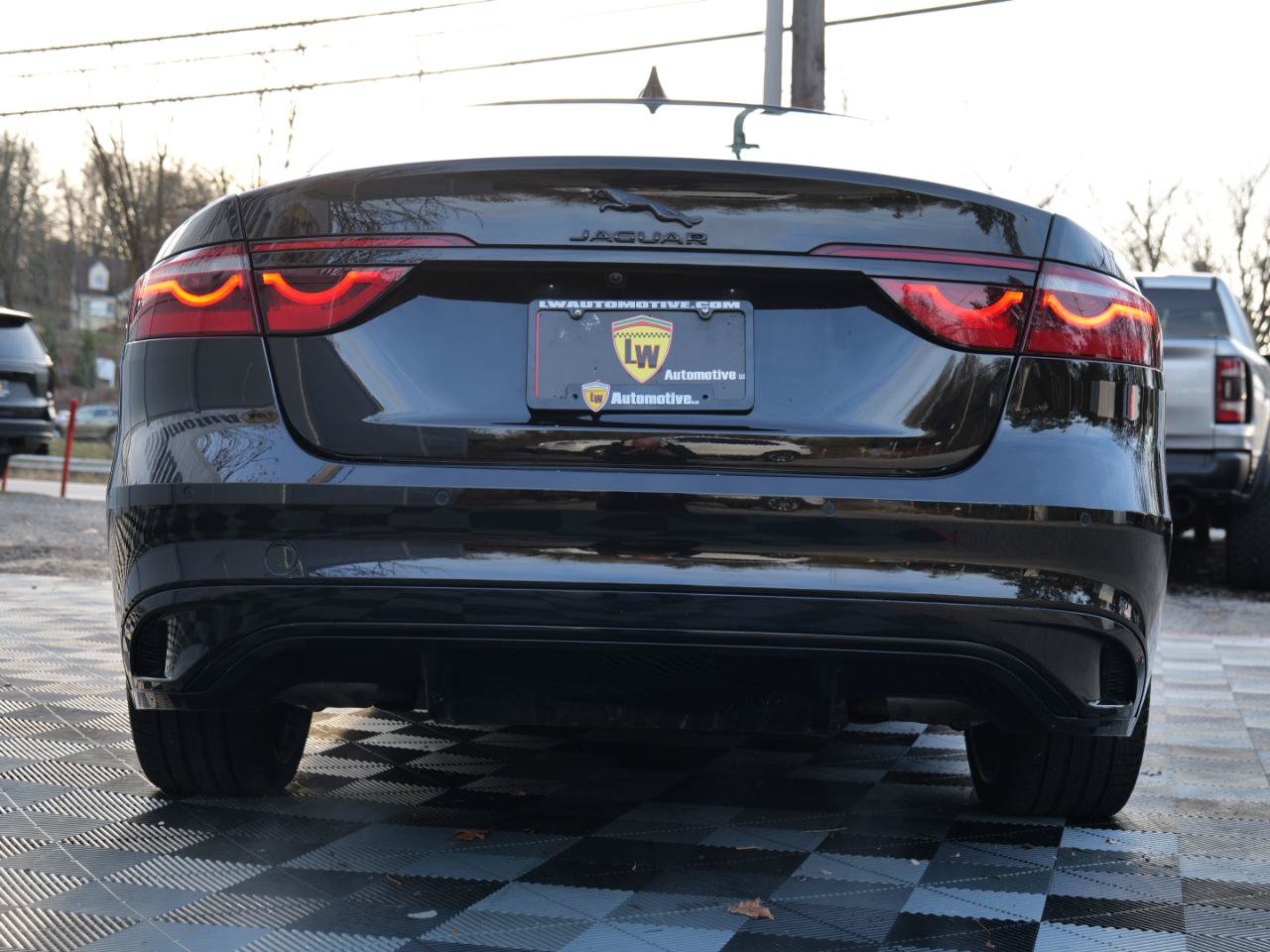 Used 2024 Jaguar XF R-Dynamic SE AWD/4WD image 69