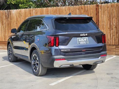 New 2026 Kia Sorento S image 3