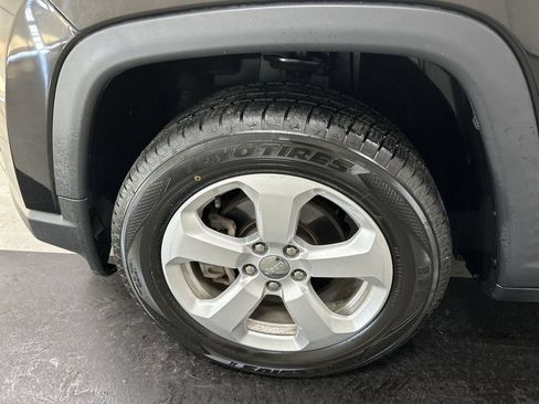 Used 2020 Jeep Compass Latitude w/ Popular Equipment Group AWD/4WD image 8