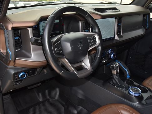 Used 2023 Ford Bronco Outer Banks AWD/4WD image 38