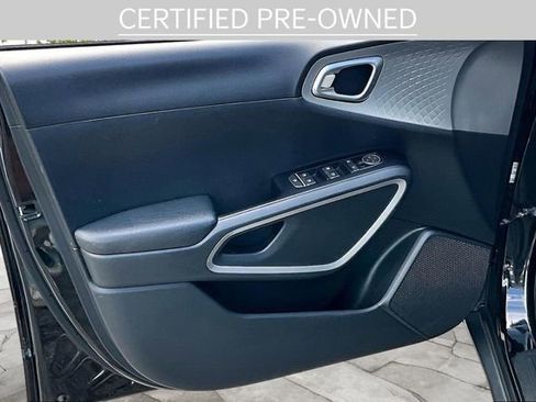 Certified 2023 Kia Soul LX w/ LX Technology Package FWD image 21