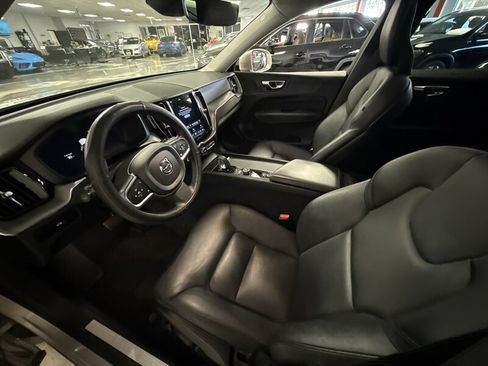 Used 2023 Volvo XC60 B5 Core AWD/4WD image 15