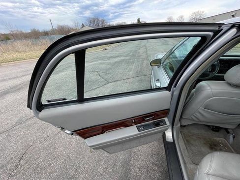 Used 1998 Buick Le Sabre Limited w/ Gran Touring Pkg image 24