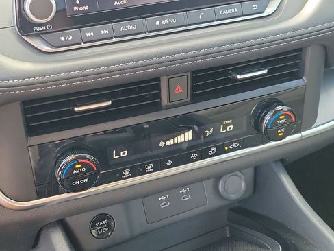 Used 2025 Nissan Rogue SV AWD/4WD image 27