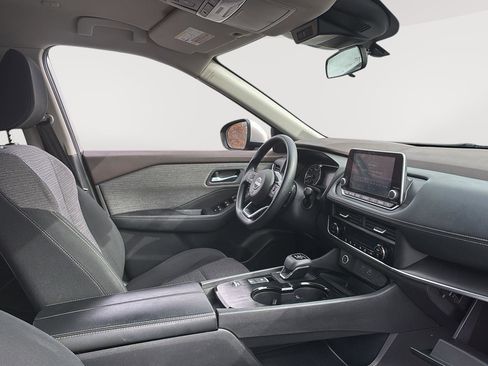 Used 2023 Nissan Rogue SV image 8