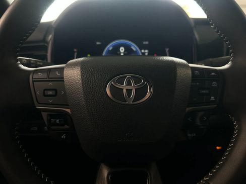 Used 2026 Toyota Camry SE FWD image 23