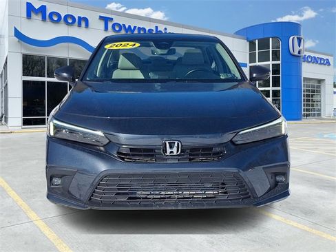Used 2024 Honda Civic Touring image 2