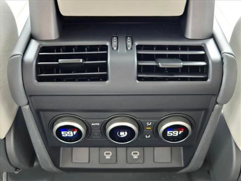 Used 2024 Land Rover Defender 110 SE image 16