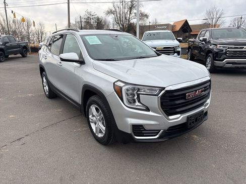 Used 2022 GMC Terrain SLE w/ Driver Convenience Package image 7