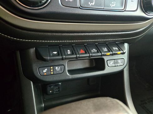 Used 2019 GMC Canyon Denali image 22