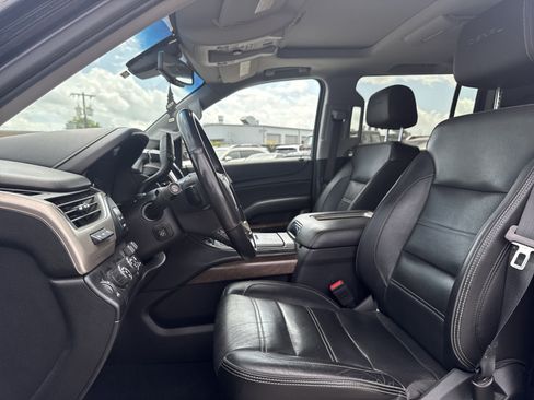 Used 2019 GMC Yukon XL Denali w/ Denali Ultimate Package AWD/4WD image 24