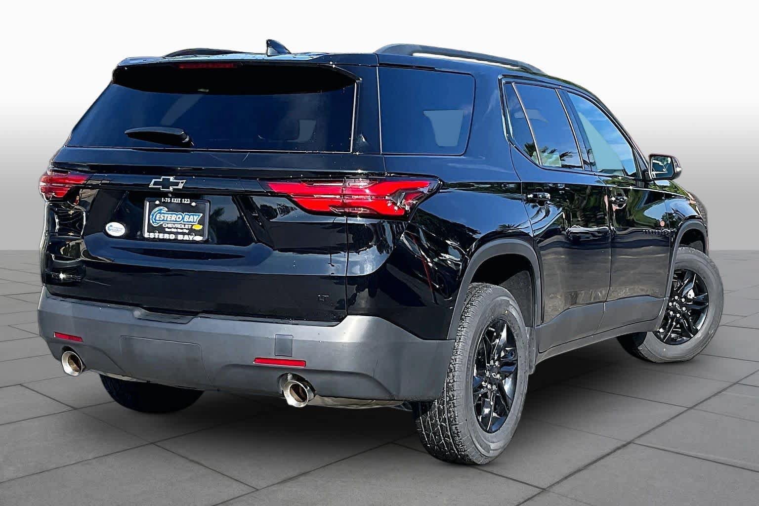 Used 2023 Chevrolet Traverse LT FWD image 13