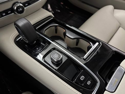 Used 2024 Volvo S60 T8 Ultimate w/ Climate Package image 18