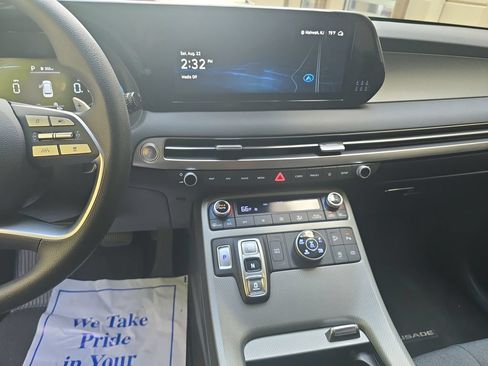 Certified 2025 Hyundai Palisade SE AWD/4WD image 17