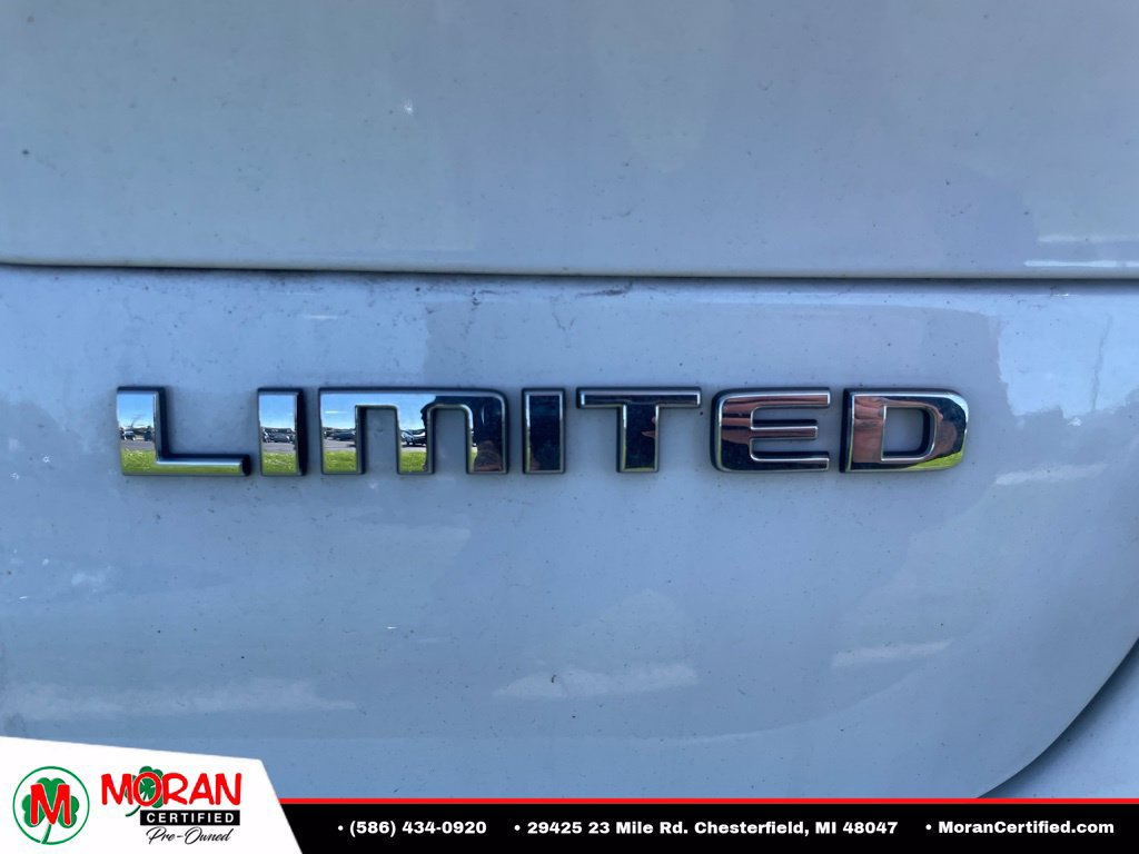 Used 2023 Jeep Grand Cherokee L Limited AWD/4WD image 16