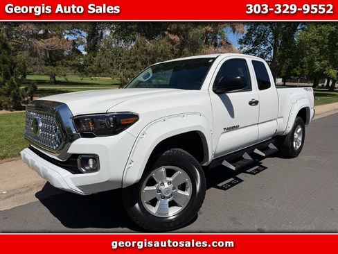 Used 2023 Toyota Tacoma SR AWD/4WD image 1