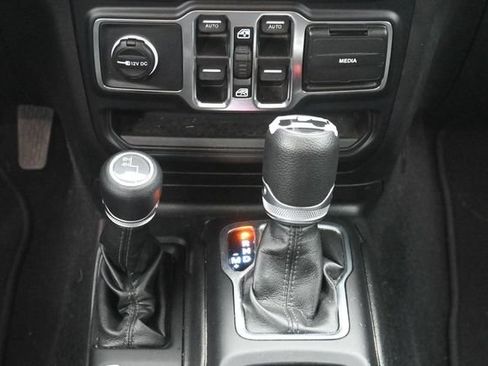 Used 2019 Jeep Wrangler Unlimited Sport S AWD/4WD image 22
