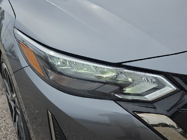 Used 2025 Nissan Sentra SR FWD image 7