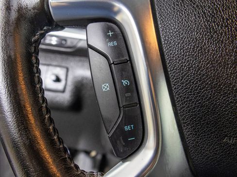 Used 2016 Chevrolet Traverse LT w/ Traveler's Package image 32