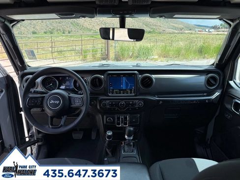 Used 2023 Jeep Wrangler Unlimited w/ Cold Weather Group AWD/4WD image 30