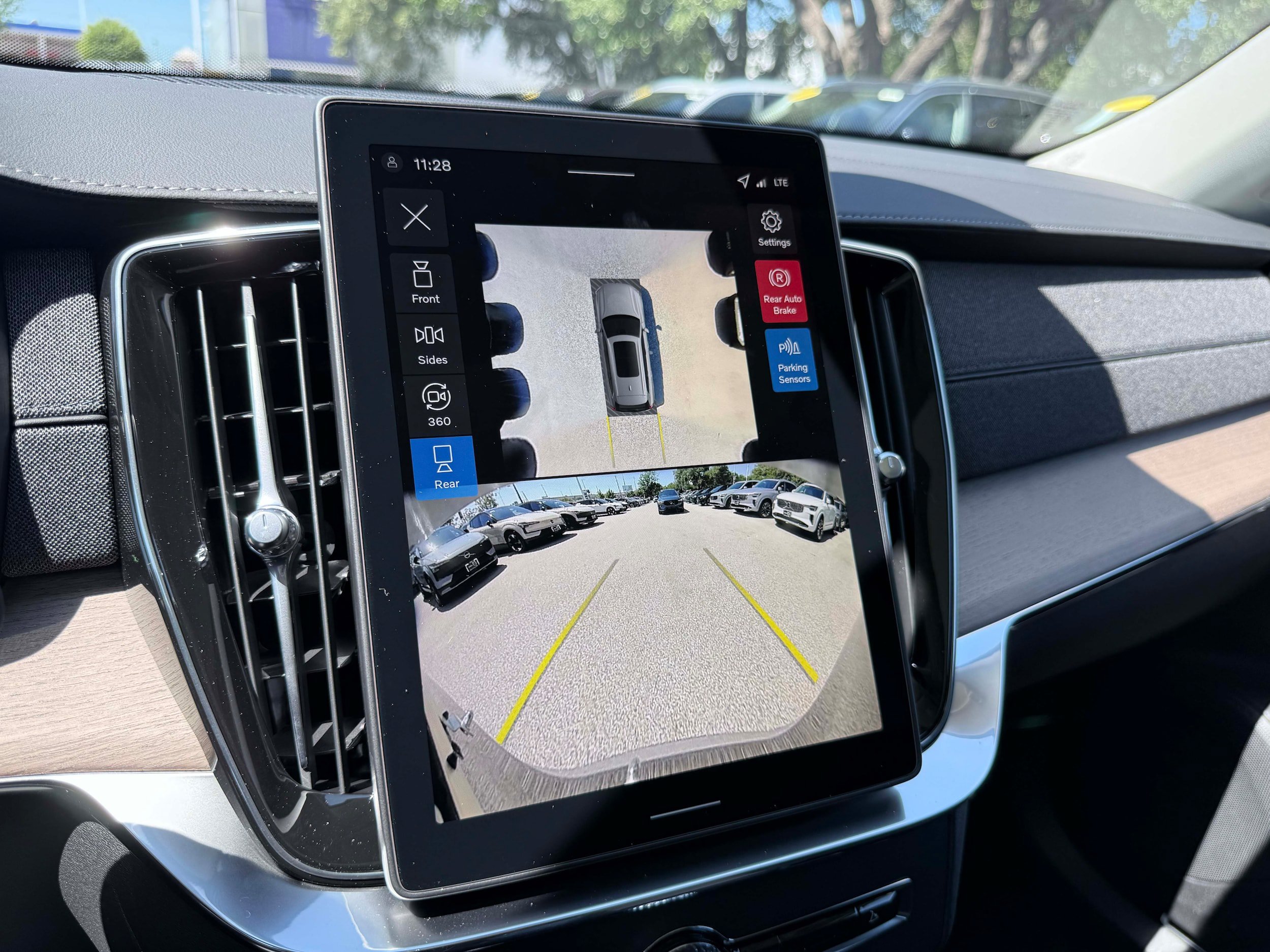 New 2026 Volvo XC90 T8 Plus AWD/4WD image 24