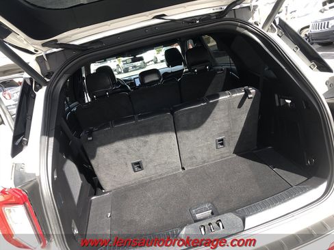 Used 2020 Ford Explorer ST image 19