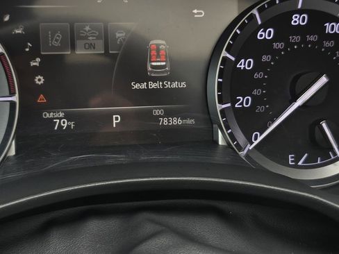 Used 2022 Toyota Highlander XLE FWD image 18