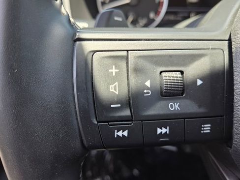 Used 2025 Nissan Rogue SV FWD image 19