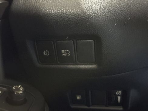 Used 2018 Toyota C-HR XLE FWD image 18