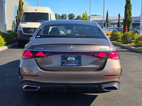Used 2026 Mercedes-Benz E 350 4MATIC Sedan image 5