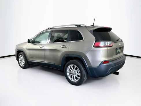 Used 2019 Jeep Cherokee Latitude w/ Popular Appearance Group FWD image 5