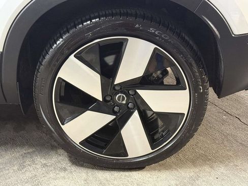 Used 2024 Volvo XC40 Recharge Ultimate w/ Protection Package Premier AWD/4WD image 13