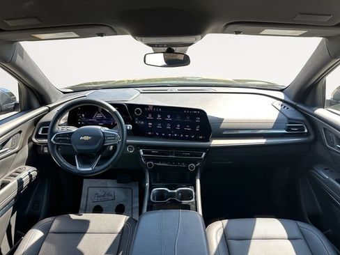 Used 2025 Chevrolet Traverse LT FWD image 10
