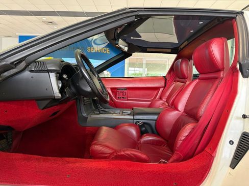 Used 1991 Chevrolet Corvette Coupe RWD image 6