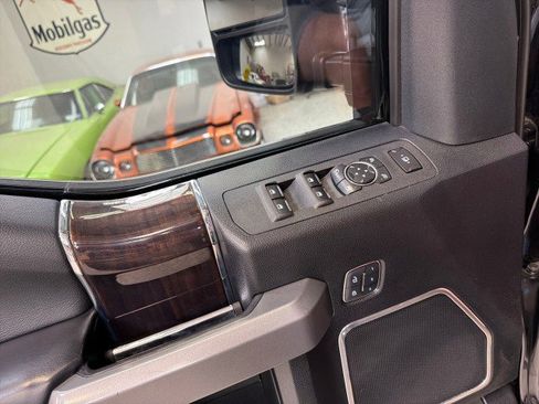 Used 2017 Ford F250 Platinum w/ Platinum Ultimate Package image 18