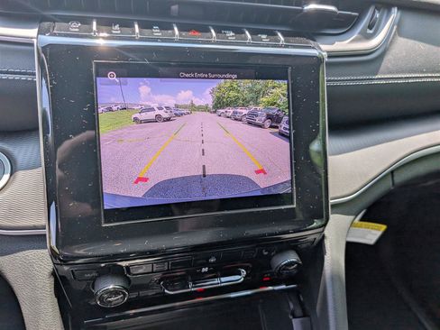 New 2025 Jeep Grand Cherokee Laredo X w/ Luxury Tech Group I image 28