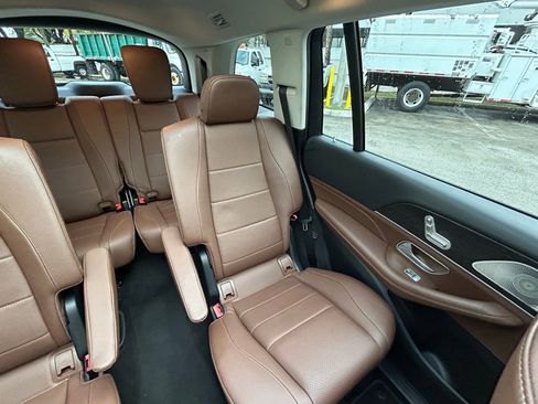 Used 2024 Mercedes-Benz GLS 450 4MATIC image 14