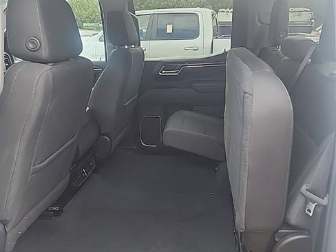 Used 2022 Chevrolet Silverado 1500 LT AWD/4WD image 8