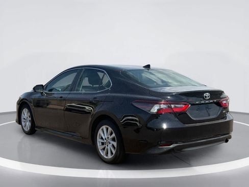 Used 2022 Toyota Camry LE w/ Carpet Mat Package (TMS) FWD image 4