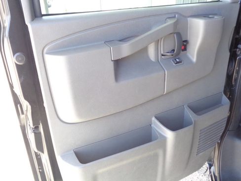 Used 2018 Chevrolet Express 2500 LS w/ Driver Convenience Package RWD image 29